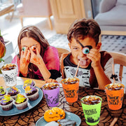 8–24 szt. kubków na napoje na Halloween – plastikowe kubki z motywem czaszki „Boo” na soki i koktajle, akcesoria do dekoracji stołu na imprezę halloweenową w domu
